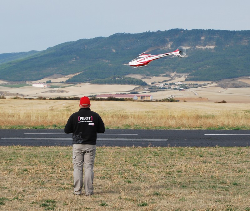 Lumbier acogió la fiesta de los Deportes Aéreos en Navarra